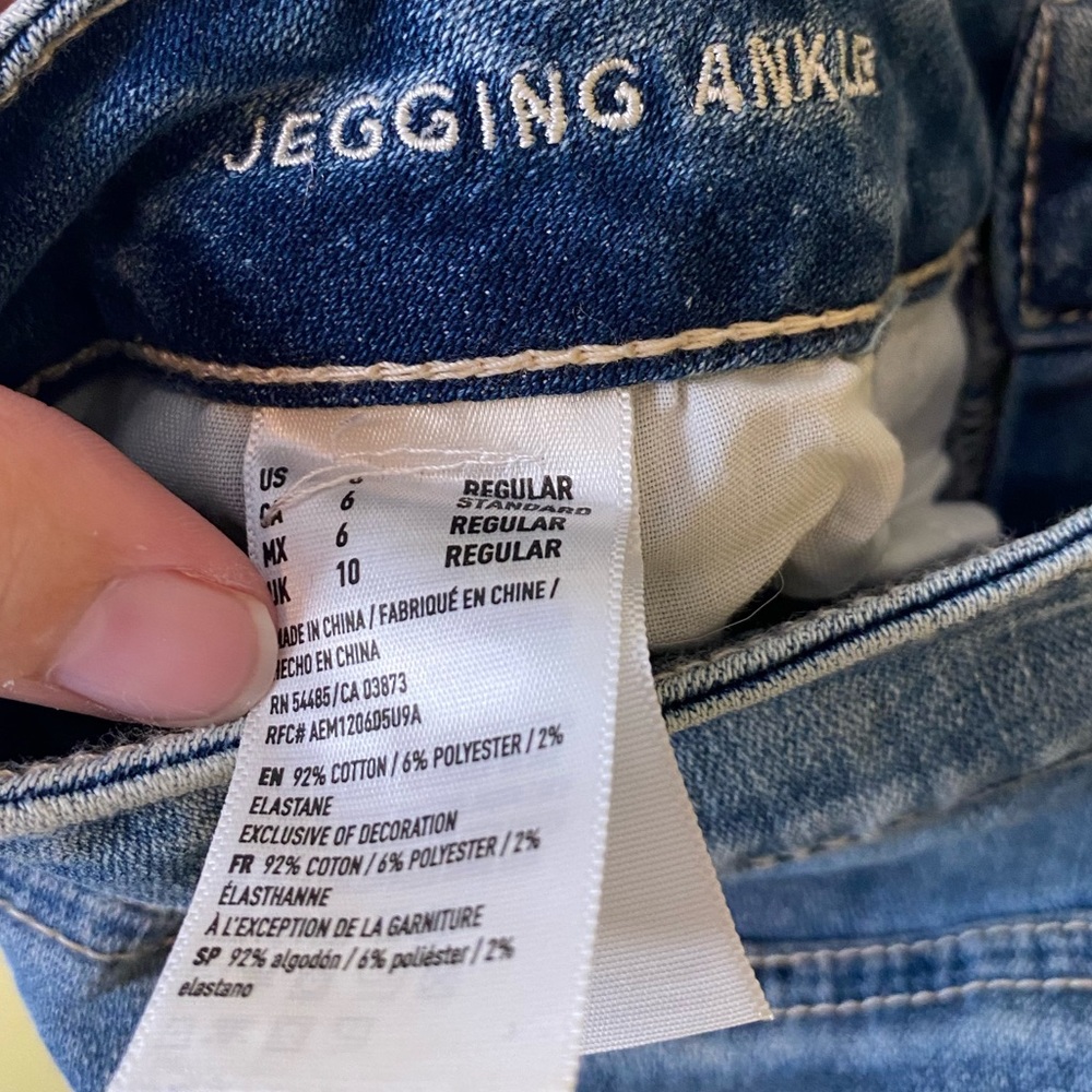 American Eagle Super Stretch Medium Wash Ankle Jegging Skinny Distressed Size 6 - Picture 6 of 9